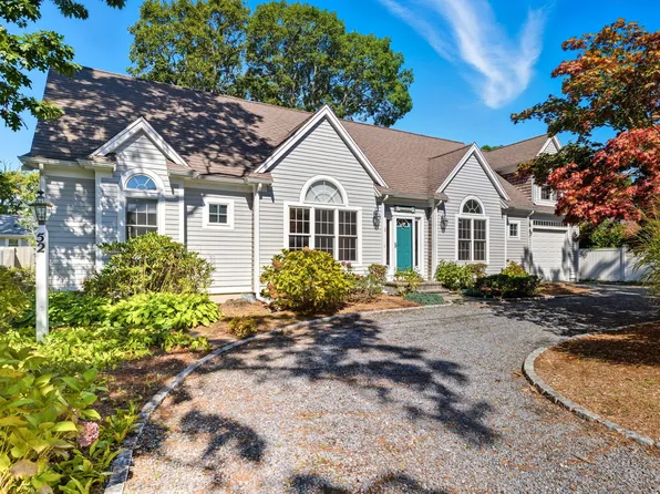 52 Cedar Street, Falmouth, MA 02540