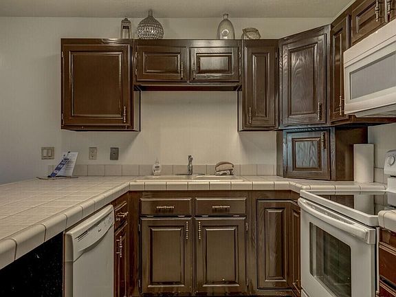 4th image of 1845 W Canyon View Dr APT 1406