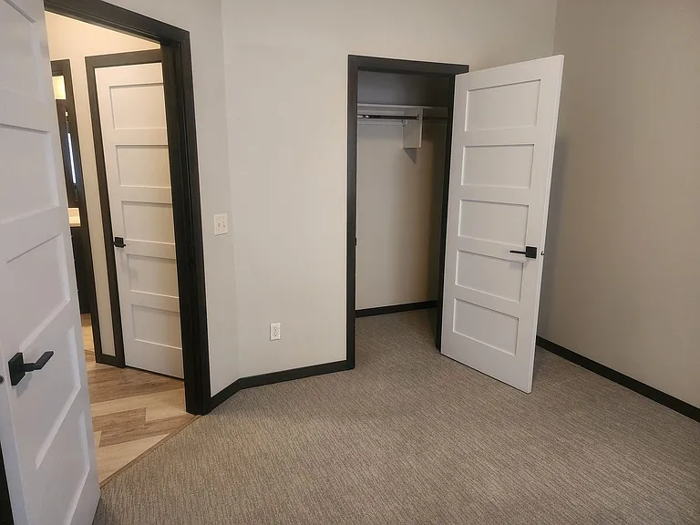 4513 S Dubuque Ave — Photo 13
