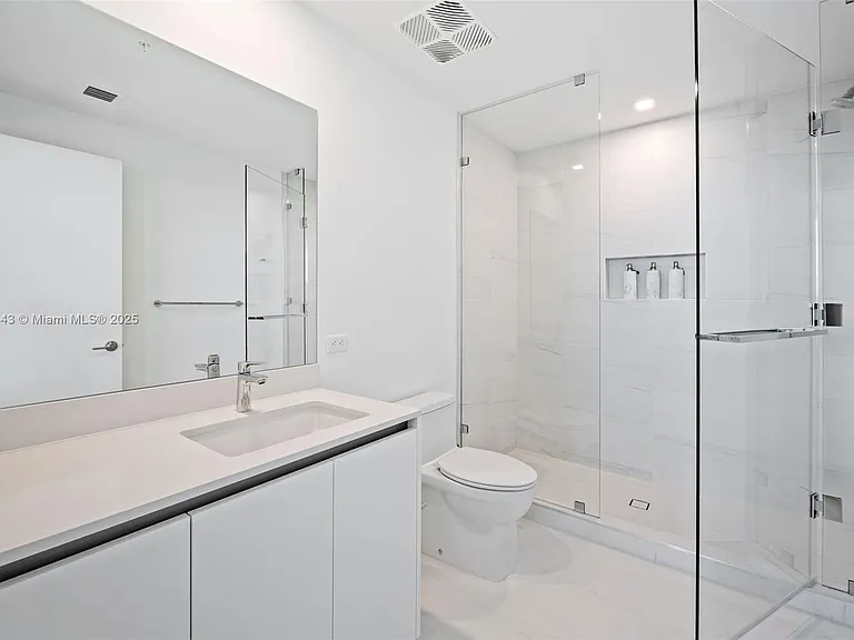 900 N Ocean Blvd #1005 — Photo 29