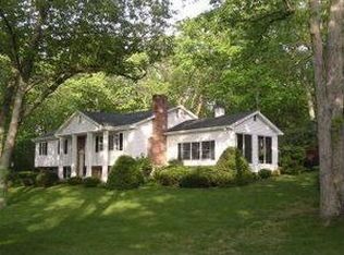 31 Tanager Ln, Gales Ferry, CT 06335