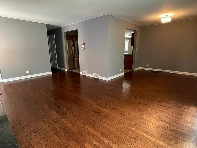 2241 Lee St — Photo 25
