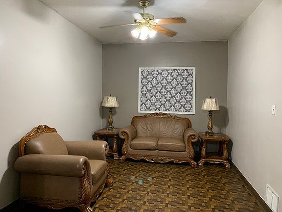 4th image of 1006 N Lavergne Ave
