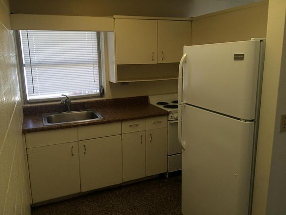 5th image of 1234 17th Ave N APT 2