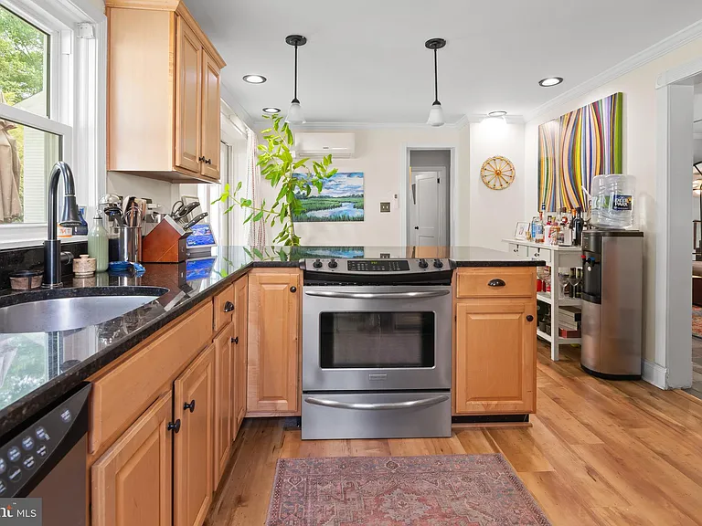214 Sumner Rd — Photo 16