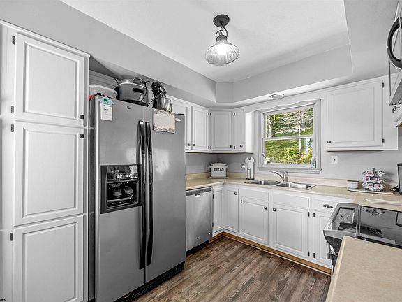 4th image of 108 Lilac Dr