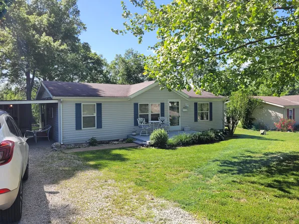 455 6th St, North Vernon, IN 47265
