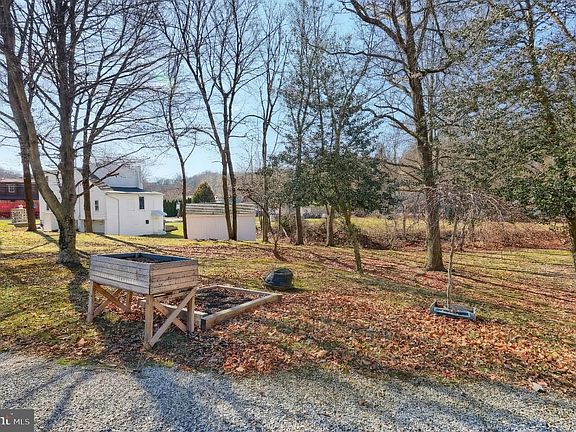 3rd image of 101 Tri Hill Rd