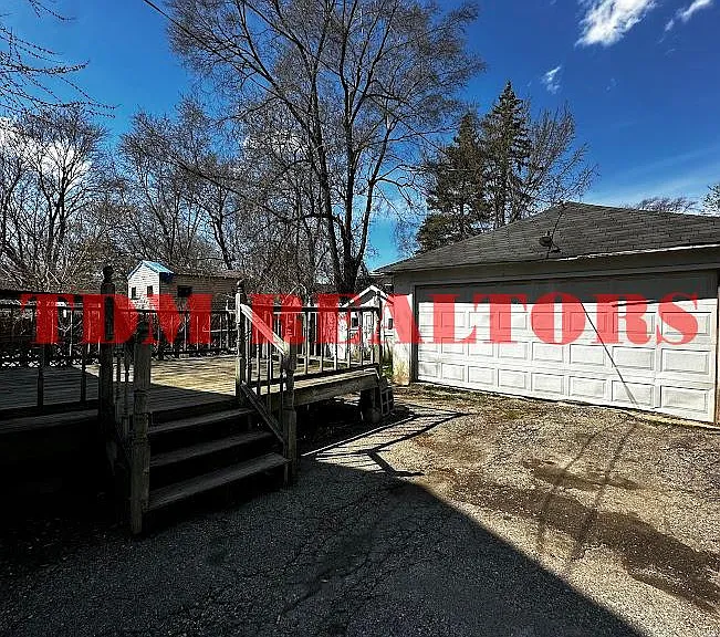 920 Huron St — Photo 15