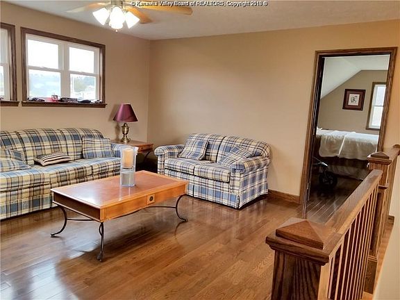 3rd image of 164 Dogwood Ln