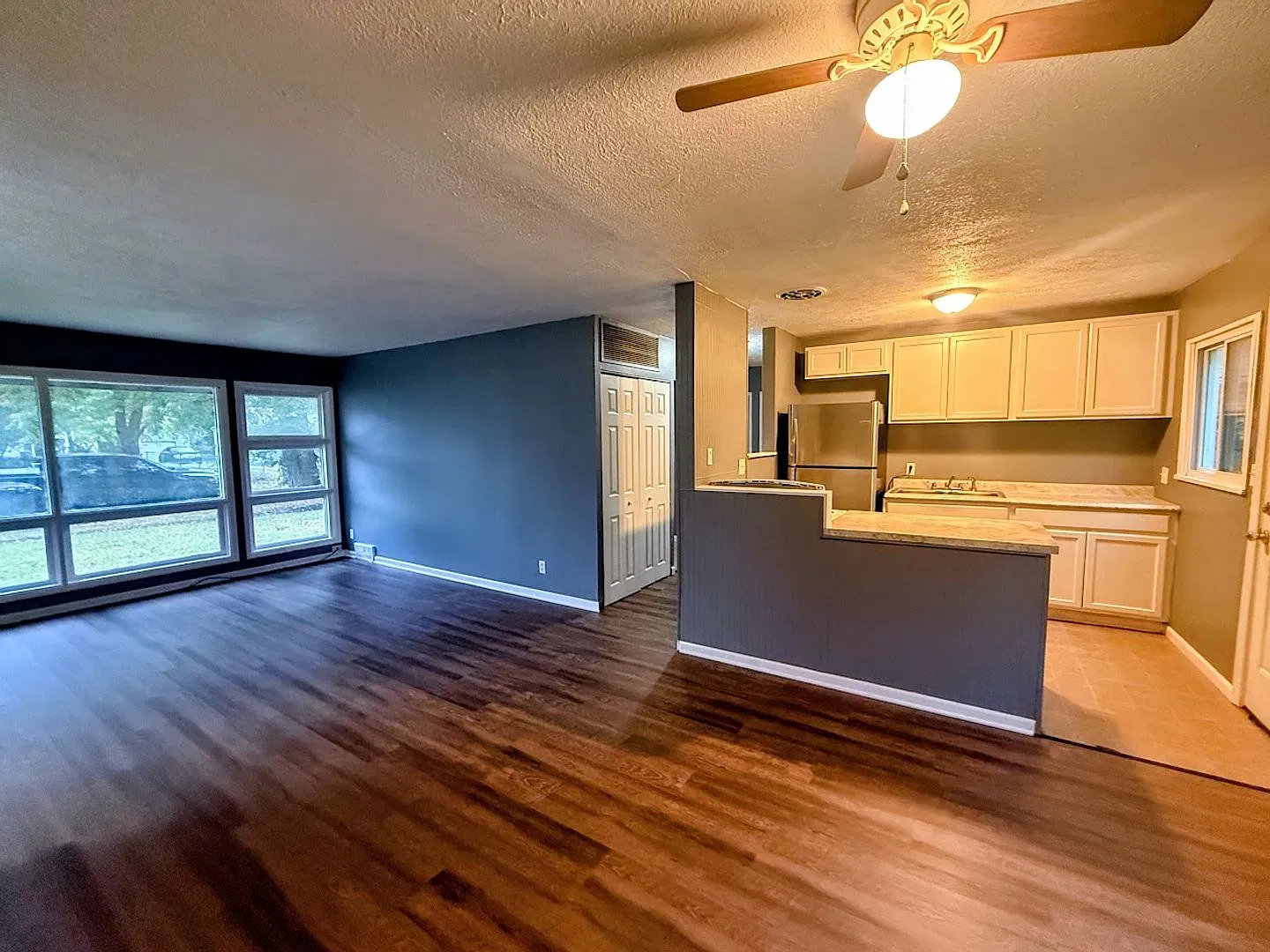 3 Bedroom, 1 Bathroom Home for Rent. — Photo 2