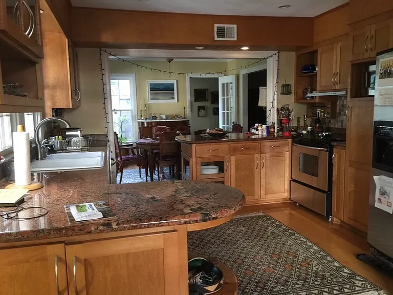 2044 Addison Rd — Photo 11