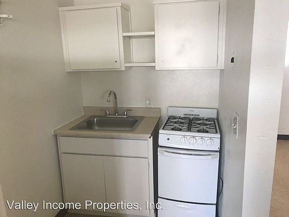 3rd image of 1402 E Jefferson St APT 07