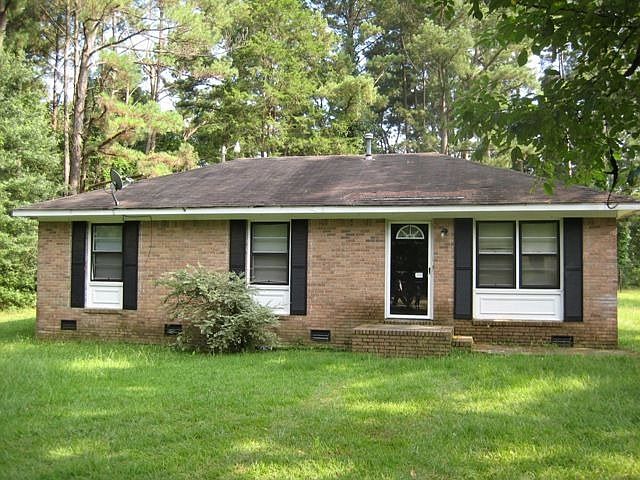 2nd image of 108 Gilmore St