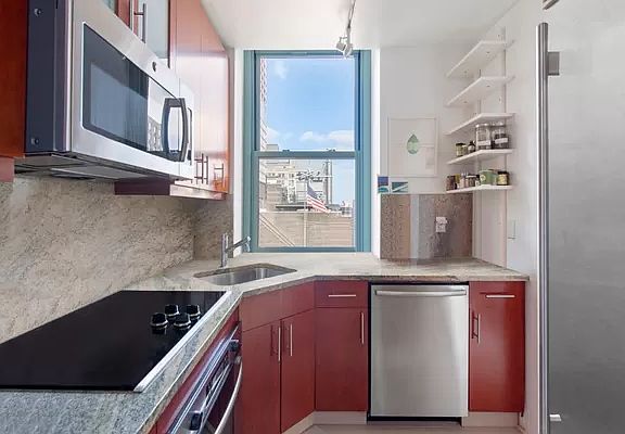 3rd image of 80 John St APT 18C