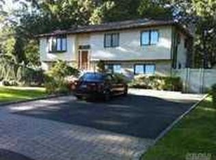 127 46th St, Islip, NY 11751