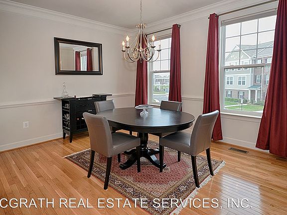 3rd image of 118 Anthem Ave