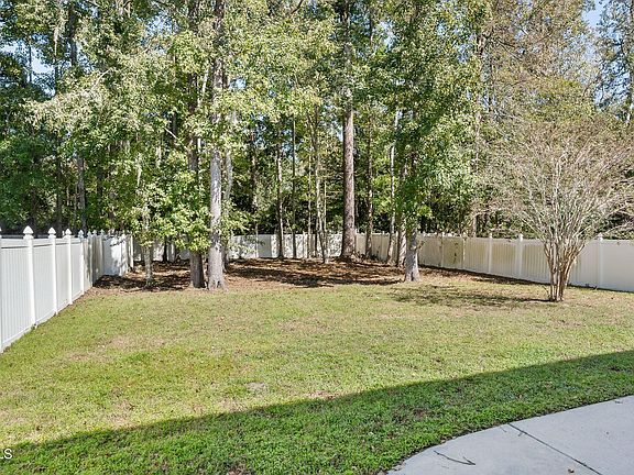 3rd image of 22 Cedar Creek Circle