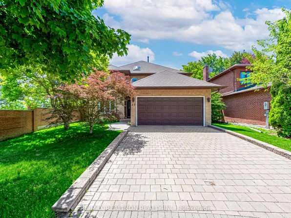 49 Somerset Cres, Richmond Hill, ON L4C 8N5