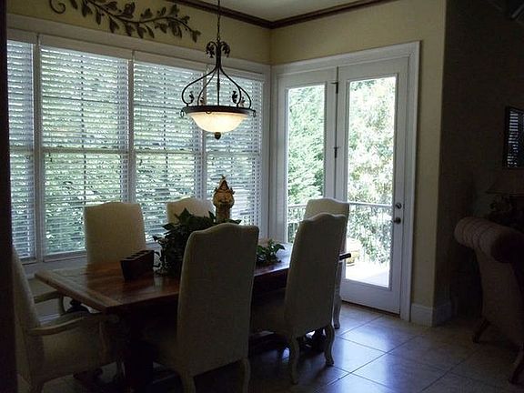 5th image of 3552 Lake Ridge Dr