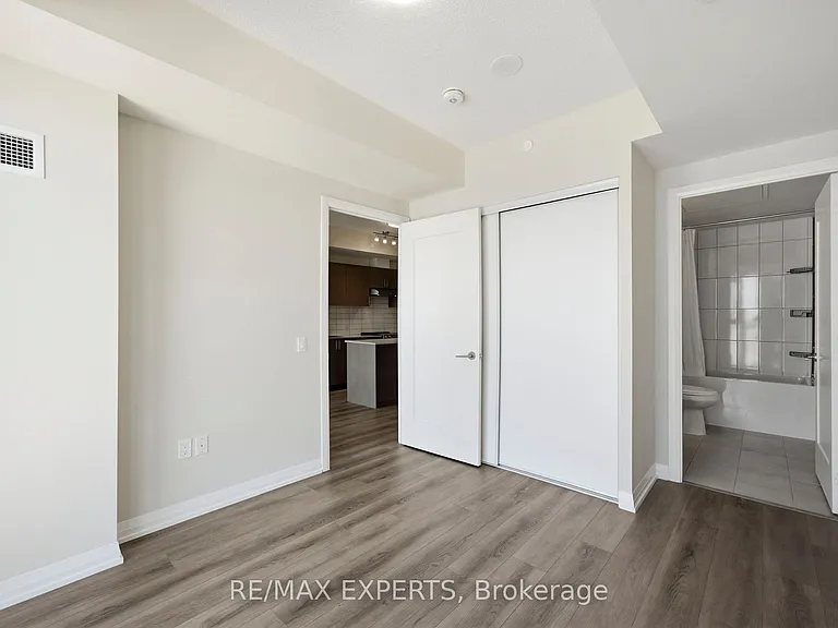 9000 Jane St #1220 — Photo 22