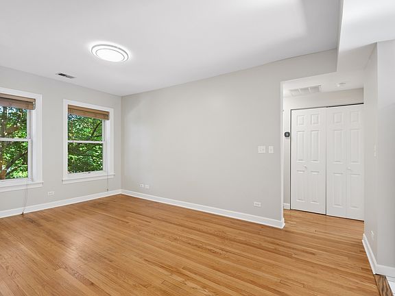 4th image of 4740 N Hamilton Ave #3
