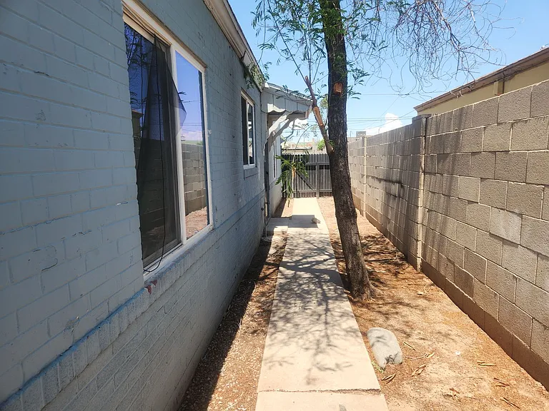 1514 E Roosevelt St — Photo 18