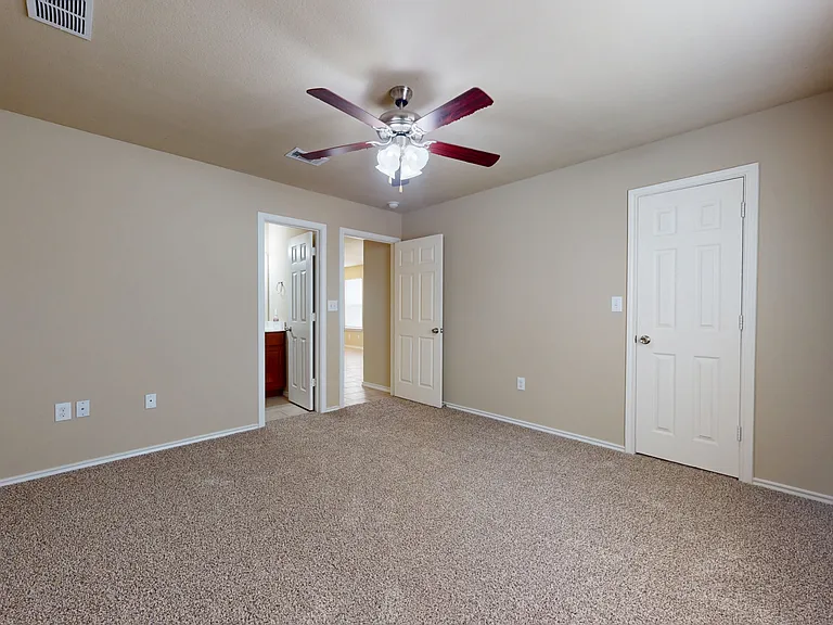 812 Parkplace Rdg — Photo 9