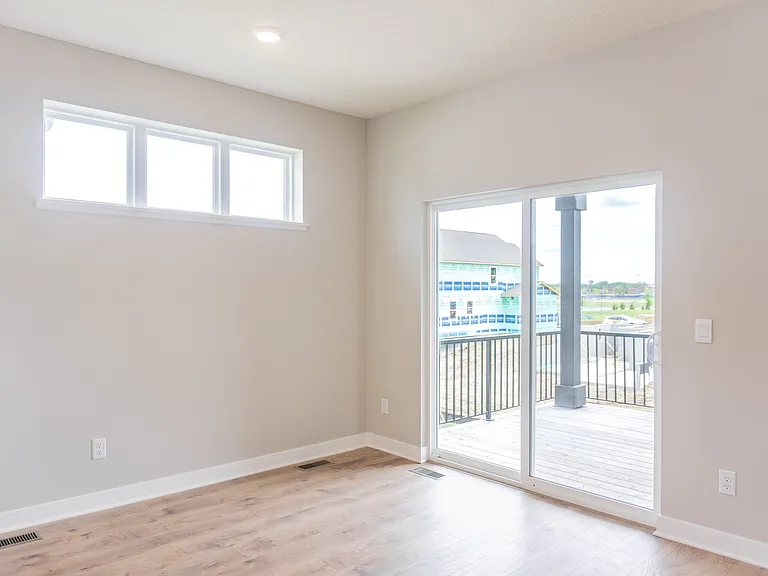 717 Winterberry Ln — Photo 17
