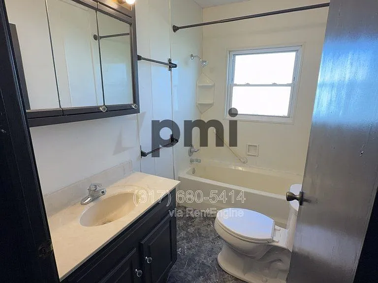 2613 Louise St — Photo 9