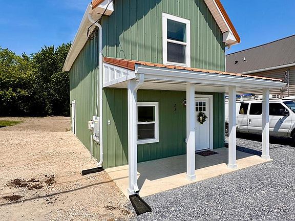 2nd image of 231 Oldtown Rd