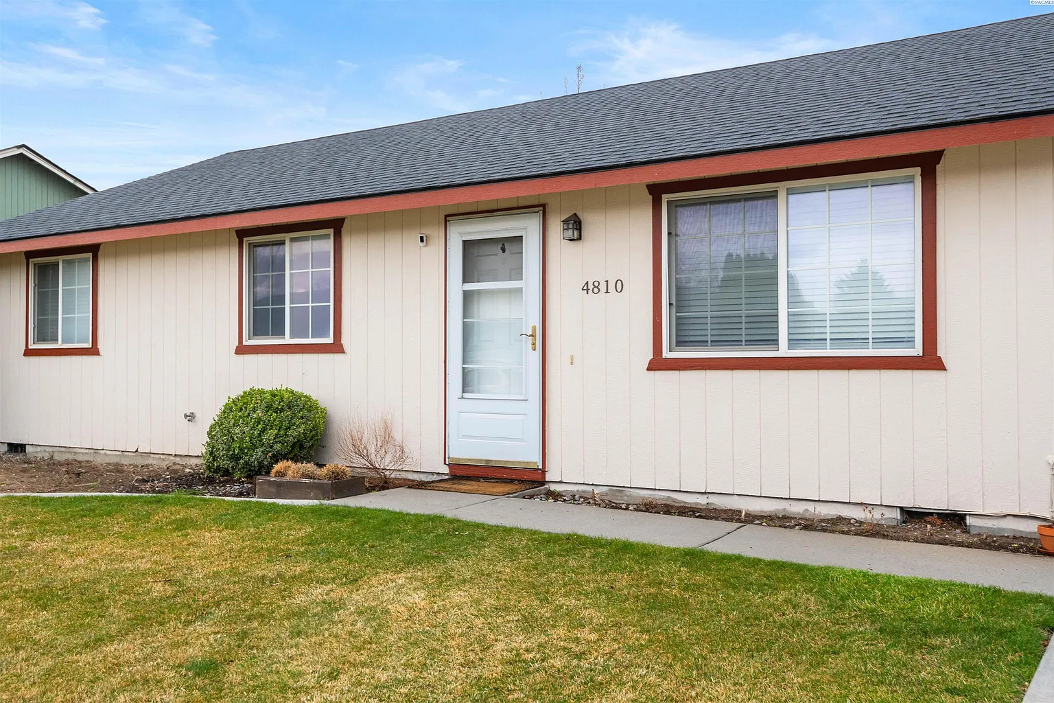 4810 Holly Way photo 1