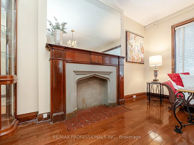 111 Keele St — Photo 6
