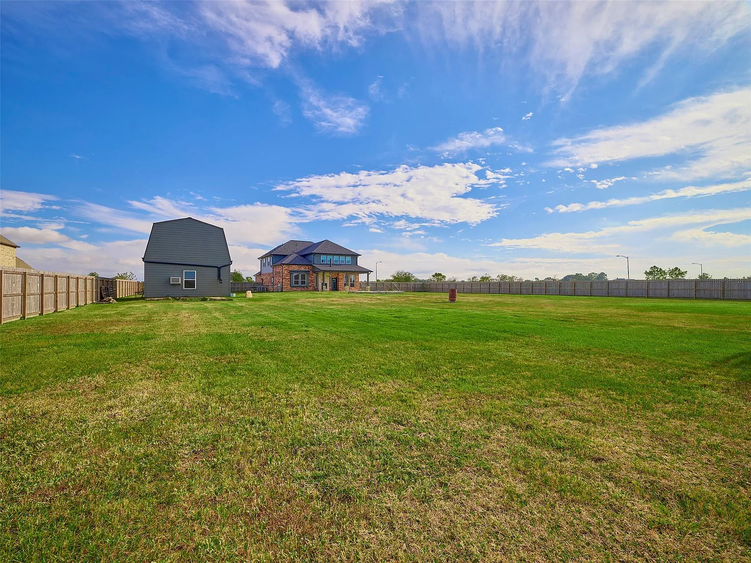 4 bed, 2.5 bath, 2970 sqft, $3,500 — Photo 4