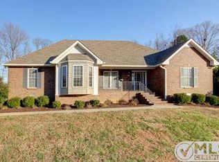 153 Enclave Ct, Clarksville, TN 37043
