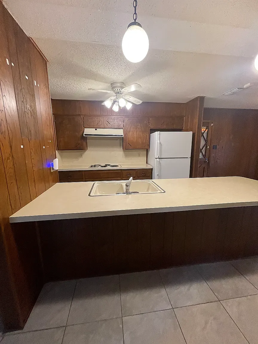 4 bed, 1922 sqft, $1,650 — Photo 3
