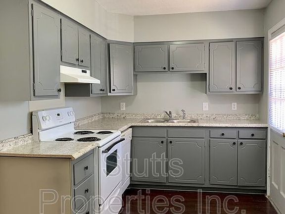2nd image of 1975 Darby Dr Unit B-8