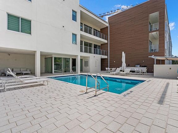 2nd image of 332 Cocoanut Ave #302