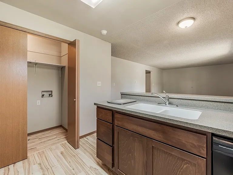 117 E 14th Ave #4 — Photo 11