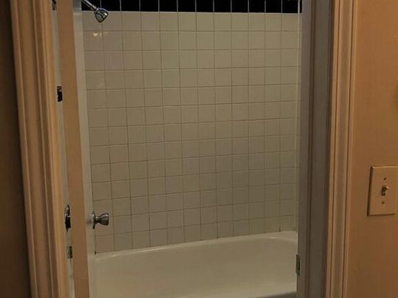 5th image of 2435 2nd St #1