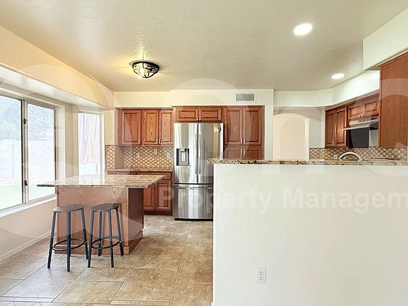 3rd image of 837 W Shellfish Dr