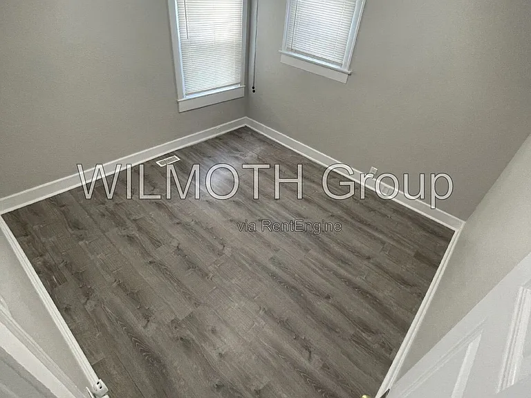 2733 N Lasalle St — Photo 13