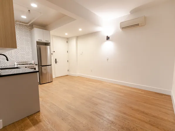 323 East 19th Street image 2 of 16