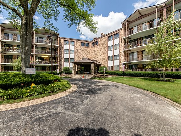 2nd image of 250 W Parliament Pl APT 105