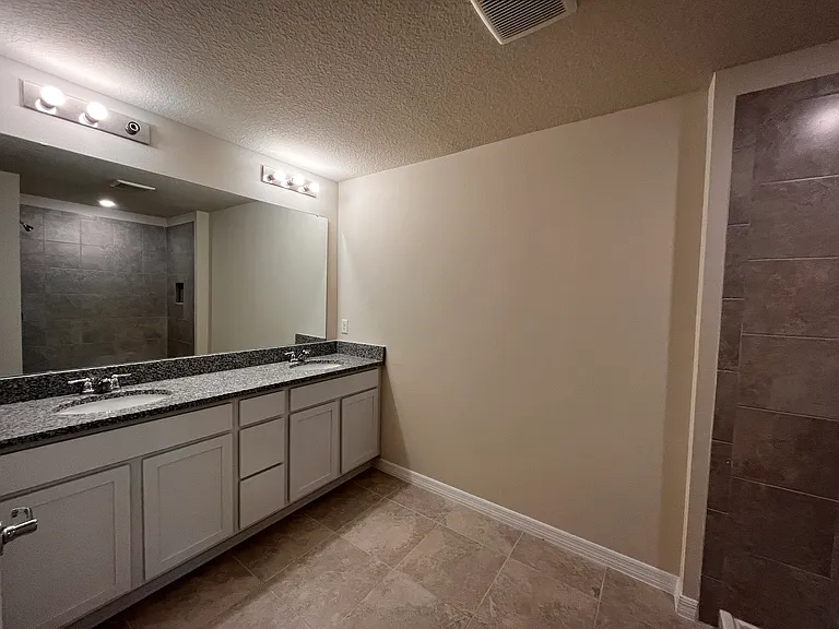 4537 Sparkling Shell Ave — Photo 10