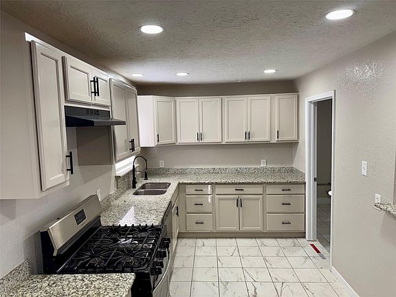 5th image of 1307 Armor Ave