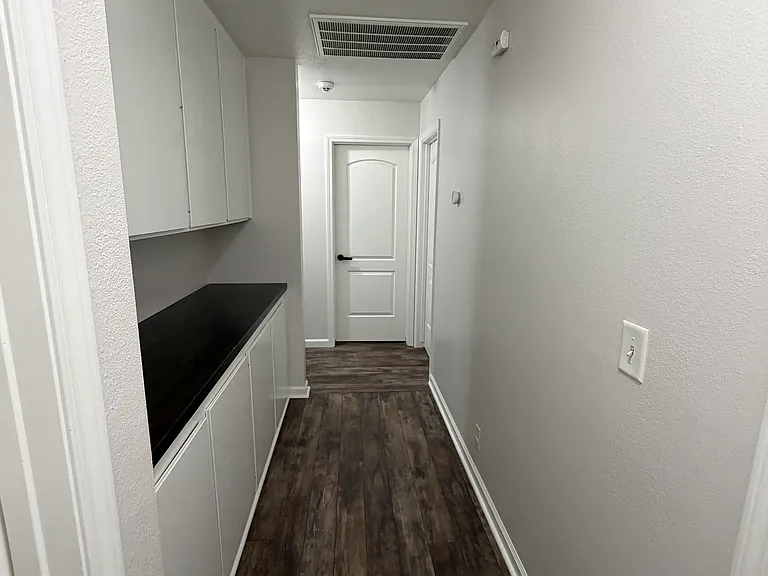 1410 Ashwood Ct — Photo 15