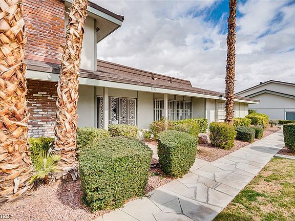 3rd image of 3054 El Camino Ave