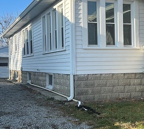 2nd image of 606 Indianapolis Ave