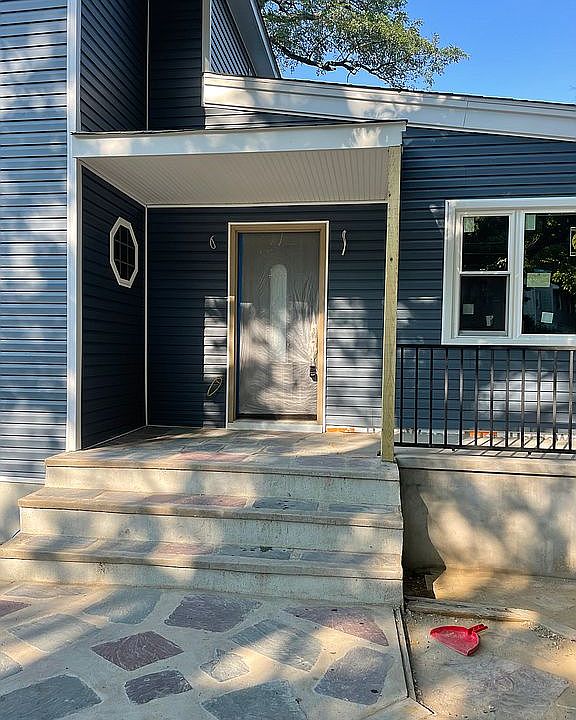 1st image of 240 W Lake Shore Dr